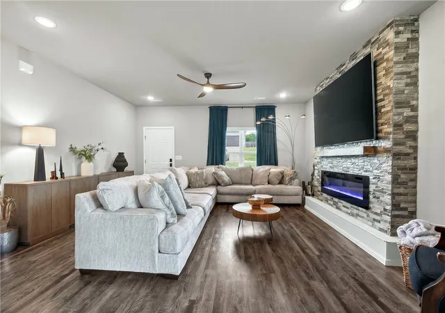 4th image of 395 Worley St, Huntsville, AR 72740 | MLS# 1345526