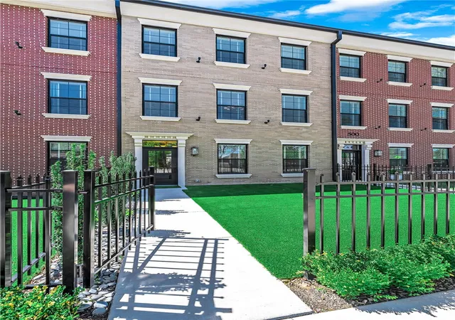 Photo 2 of Townhouse for sale at 500 Sw B St #5, Bentonville, AR 72712 | MLS# 1346801 | Listing updated on 2026-08-18