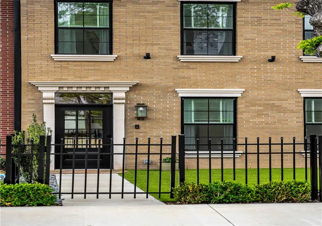 Photo 3 of Townhouse for sale at 500 Sw B St #5, Bentonville, AR 72712 | MLS# 1346801 | Listing updated on 2026-08-18