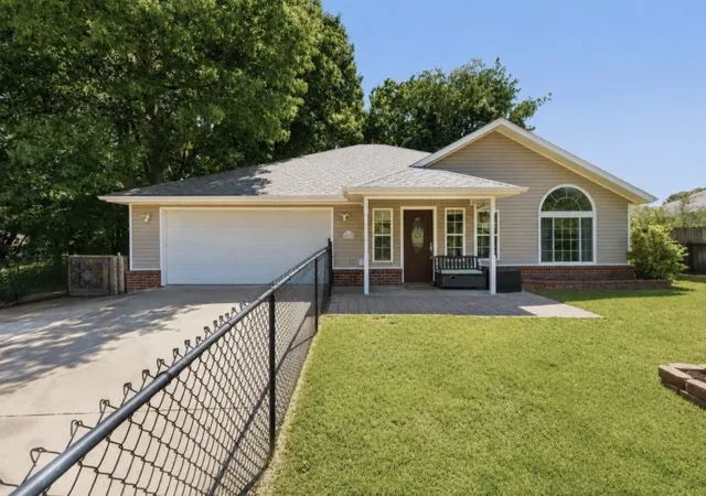 1st image of 20782 Lakeshore Dr, Springdale, AR 72764 | MLS# 1347393