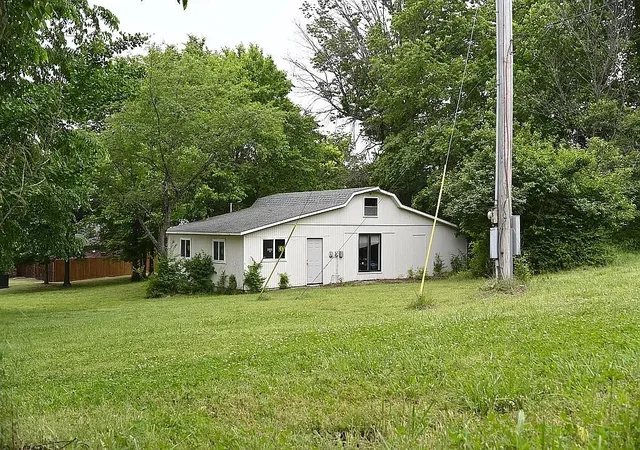 Photo 3 of Sale Pending at 3601 W Weir Rd, Fayetteville, AR 72704 | MLS# 1347578 | Listing updated on 2026-08-10
