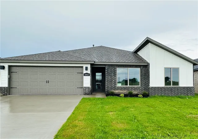 Photo 1 of Single family home for sale at 6400 Nw Zella St, Bentonville, AR 72713 | MLS# 1347488 | Listing updated on 2026-08-17