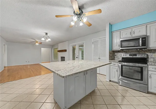Photo 4 of Sale Pending at 1966 E Brent Ln, Fayetteville, AR 72703 | MLS# 1347567 | Listing updated on 2026-08-21
