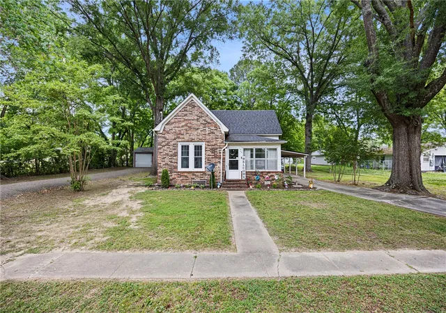 Photo 3 of Single family home for sale at 405 NE 3rd Street, Atkins, AR 72823 | MLS# 1347881 | Listing updated on 2026-08-18