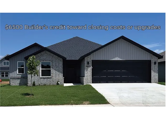 Photo 2 of Sale Pending at 1728 Gerald Shay Rd, Gentry, AR 72734 | MLS# 1348251 | Listing updated on 2026-10-01
