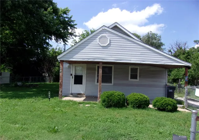 Photo 1 of Sale Pending at 606 Huckleberry Ln, Springdale, AR 72764 | MLS# 1349185 | Listing updated on 2026-08-15