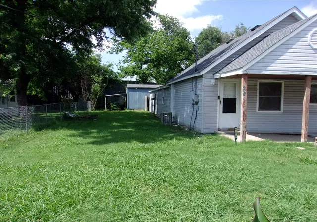 Photo 2 of Sale Pending at 606 Huckleberry Ln, Springdale, AR 72764 | MLS# 1349185 | Listing updated on 2026-08-15