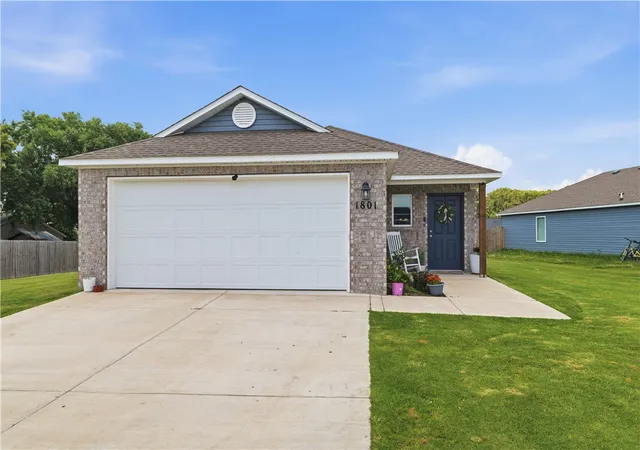 Photo 1 of Single family home for sale at 1801 E Annette Dr, Siloam Springs, AR 72761 | MLS# 1349436 | Listing updated on 2026-08-25