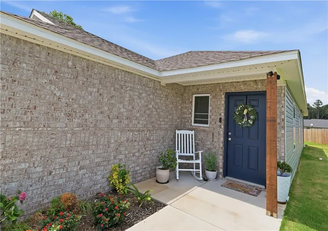 Photo 2 of Single family home for sale at 1801 E Annette Dr, Siloam Springs, AR 72761 | MLS# 1349436 | Listing updated on 2026-08-25