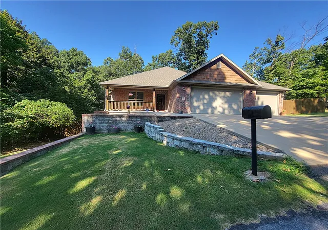 1st image of 2 Ottery Ln, Bella Vista, AR 72715 | MLS# 1349480
