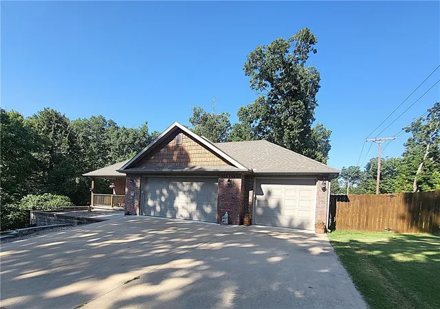 2nd image of 2 Ottery Ln, Bella Vista, AR 72715 | MLS# 1349480