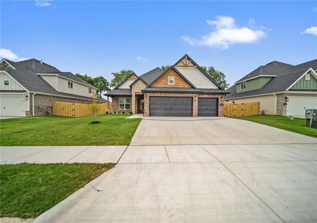Photo 2 of Sale Pending at 1400 Josephine Dr, Centerton, AR 72719 | MLS# 1349105 | Listing updated on 2026-08-19