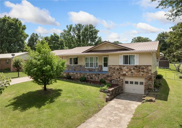 1st image of 106 Cardinal St, Harrison, AR 72601 | MLS# 1349609