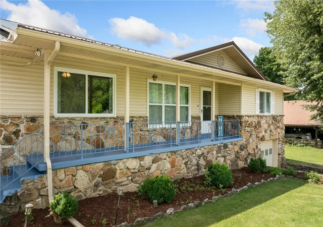 Photo 3 of Single family home for sale at 106 Cardinal St, Harrison, AR 72601 | MLS# 1349609 | Listing updated on 2026-08-17