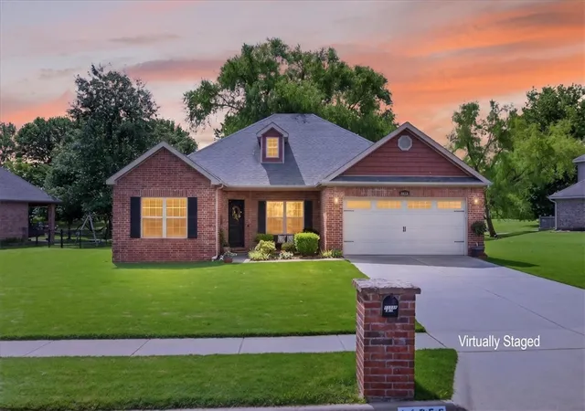 Photo 2 of Single family home for sale at 11756 Clb House Pkwy, Farmington, AR 72730 | MLS# 1350868 | Listing updated on 2026-08-20