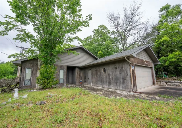Photo 3 of Single family home for sale at 15 NE Aspen Rd, Galena, MO 65656 | MLS# 1351039 | Listing updated on 2026-06-05