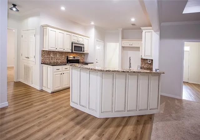 Photo 5 of Sale Pending at 126 Salmon Ln, Russellville, AR 72802 | MLS# 1350865 | Listing updated on 2026-08-26