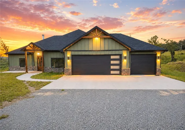Photo 1 of Single family home for sale at 22842 Carlton Dr, Decatur, AR 72722 | MLS# 1348384 | Listing updated on 2026-08-23