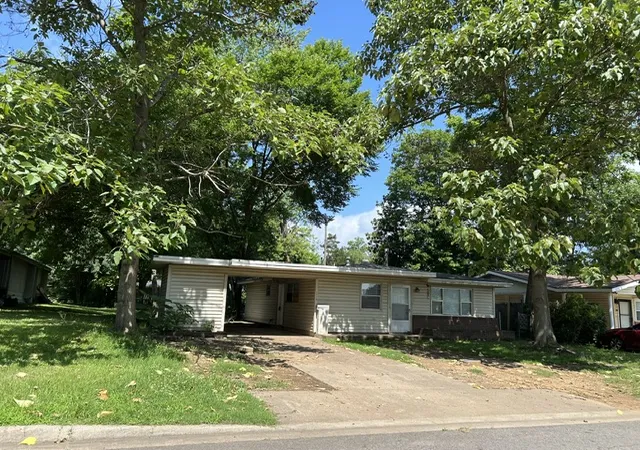 Photo 1 of Sale Pending at 1710 S Detroit Ave, Russellville, AR 72801 | MLS# 1349820 | Listing updated on 2026-08-24