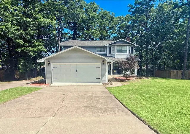 Photo 2 of Single family home for sale at 4 Water Oak Ln, Russellville, AR 72802 | MLS# 1351398 | Listing updated on 2026-08-18