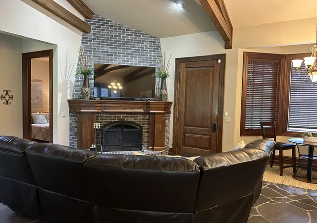 Photo 4 of Sale Pending at 12 Live Oak Ln, Russellville, AR 72802 | MLS# 1351641 | Listing updated on 2026-08-25