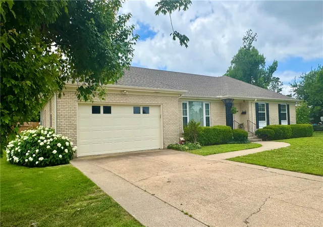 Photo 3 of Single family home for sale at 1018 W Holly St, Rogers, AR 72756 | MLS# 1351629 | Listing updated on 2026-08-18