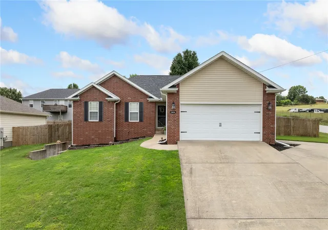 Photo 2 of Sale Pending at 1924 Wellington, Harrison, AR 72601 | MLS# 1352053 | Listing updated on 2026-08-25