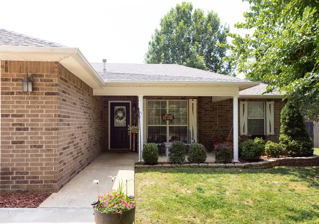 1st image of 803 Cedar Ln, Prairie Grove, AR 72753 | MLS# 1352321