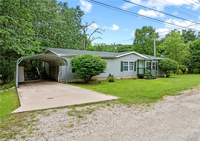 Photo 3 of Manufactured home for sale at 2042 Longview Rd, Merriam Woods Village, MO 65740 | MLS# 1352642 | Listing updated on 2026-08-20