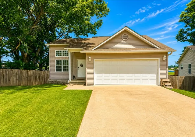 Photo 1 of Single family home for sale at 3601 Shields Dr, Harrison, AR 72601 | MLS# 1352445 | Listing updated on 2026-10-06