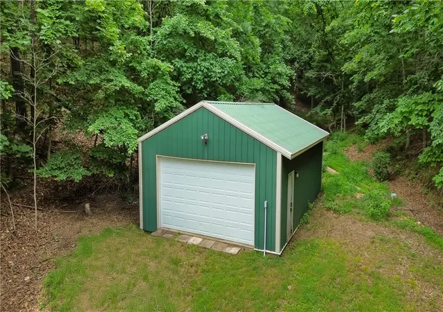 Photo 4 of Sale Pending at 14728 Esculapia Holw Rd, Rogers, AR 72758 | MLS# 1352465 | Listing updated on 2026-08-15