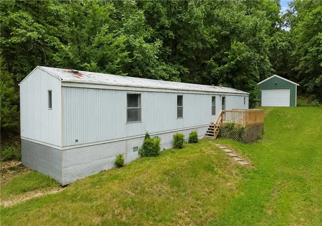 Photo 5 of Sale Pending at 14728 Esculapia Holw Rd, Rogers, AR 72758 | MLS# 1352465 | Listing updated on 2026-08-15