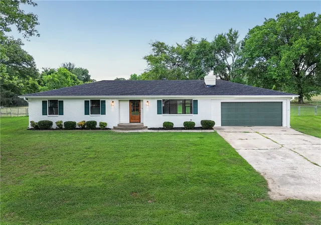 1st image of 1 Lakeview Cir, Clarksville, AR 72830 | MLS# 1352803