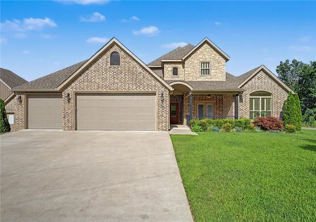 Photo 2 of Single family home for sale at 33 Ledbetter Ln, Bella Vista, AR 72715 | MLS# 1352762 | Listing updated on 2026-09-19