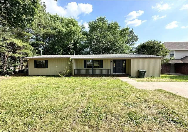 Photo 1 of Sale Pending at 2201 W Deane St, Fayetteville, AR 72703 | MLS# 1352884 | Listing updated on 2026-08-20