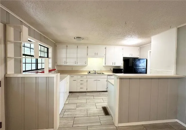 Photo 3 of Sale Pending at 2201 W Deane St, Fayetteville, AR 72703 | MLS# 1352884 | Listing updated on 2026-08-20