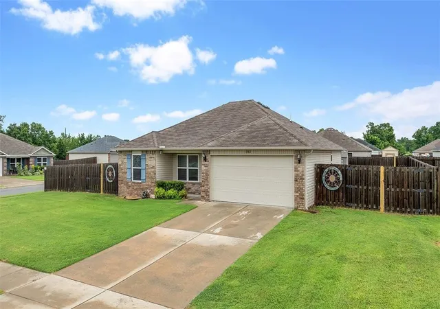Photo 1 of Sale Pending at 15012 White Fawn Pl, Garfield, AR 72732 | MLS# 1352482 | Listing updated on 2026-08-23