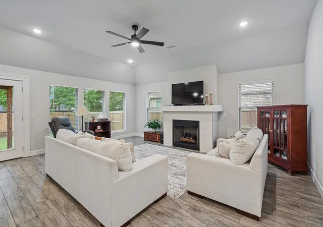 4th image of 704 Taylor St, Siloam Springs, AR 72761 | MLS# 1352998