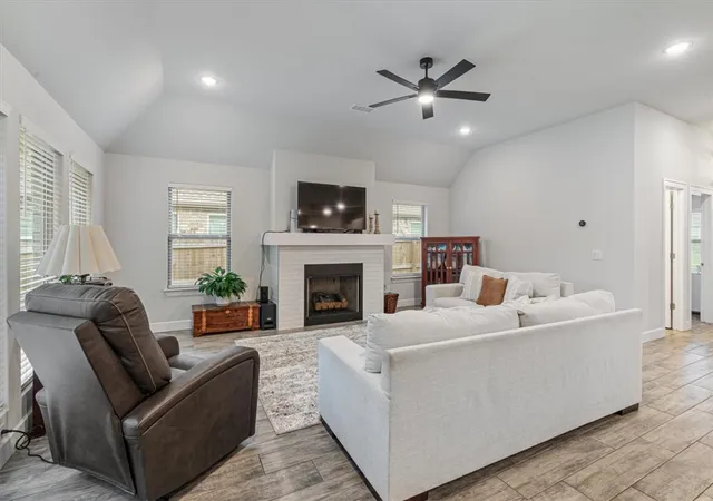 5th image of 704 Taylor St, Siloam Springs, AR 72761 | MLS# 1352998