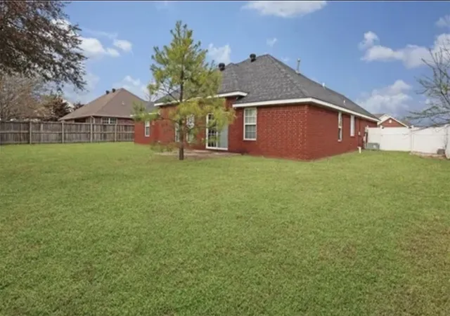 4th image of 322 Summer St, Lowell, AR 72745 | MLS# 1353331