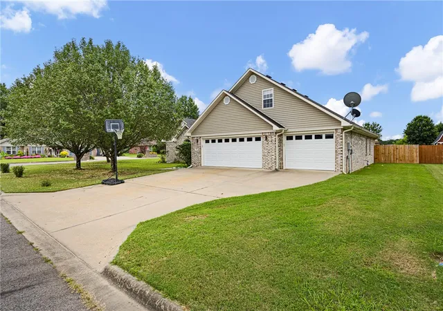 1st image of 101 Cheyenne Ln, Clarksville, AR 72830 | MLS# 1353387