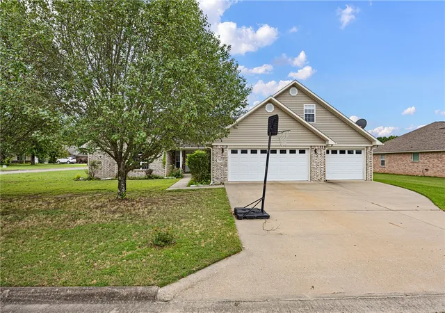 2nd image of 101 Cheyenne Ln, Clarksville, AR 72830 | MLS# 1353387