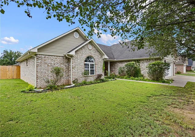 4th image of 101 Cheyenne Ln, Clarksville, AR 72830 | MLS# 1353387