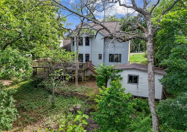 3rd image of 22 Table Rock Dr, Holiday Island, AR 72631 | MLS# 1352477