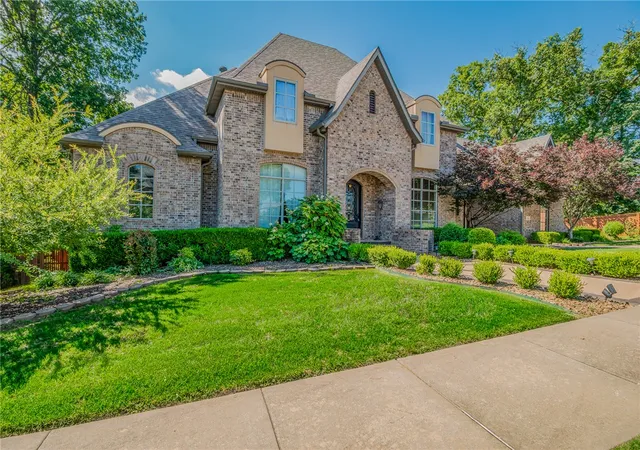 Photo 3 of Single family home for sale at 1504 Chapel Hl Dr, Bentonville, AR 72712 | MLS# 1342984 | Listing updated on 2026-08-26