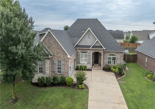 Photo 1 of Single family home for sale at 6702 W Braebourne Dr, Rogers, AR 72758 | MLS# 1353540 | Listing updated on 2026-08-25