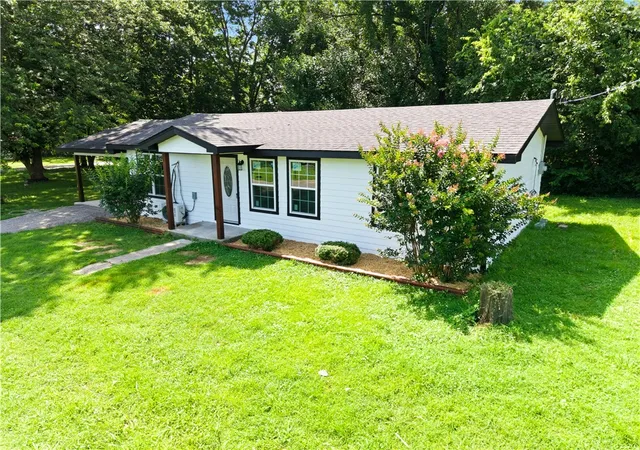 2nd image of 1439 W Main St, Westville, OK 74965 | MLS# 1353644