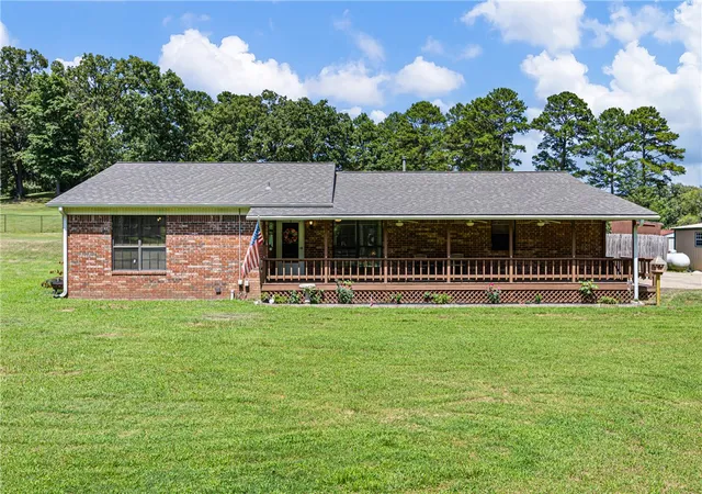 Photo 3 of Sale Pending at 131 Virden Cir, Russellville, AR 72802 | MLS# 1354050 | Listing updated on 2026-08-22
