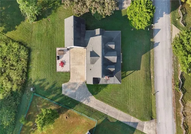 33rd image of 66 Lakeside Dr, Holiday Island, AR 72631 | MLS# 1353899