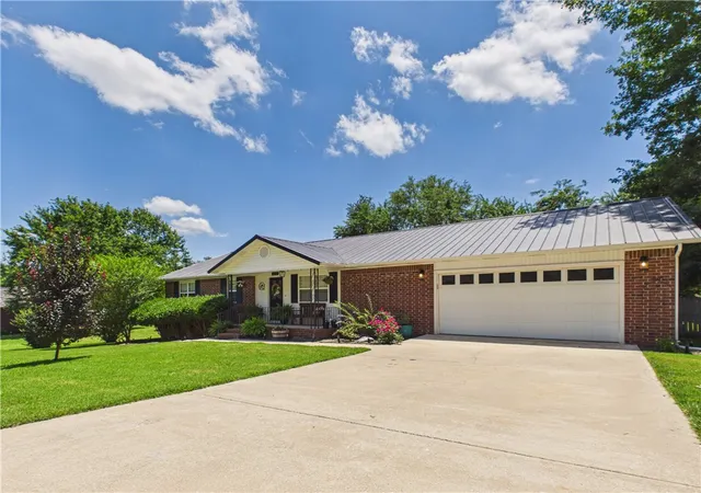 1st image of 1302 W Rogers Ave, Harrison, AR 72601 | MLS# 1353906